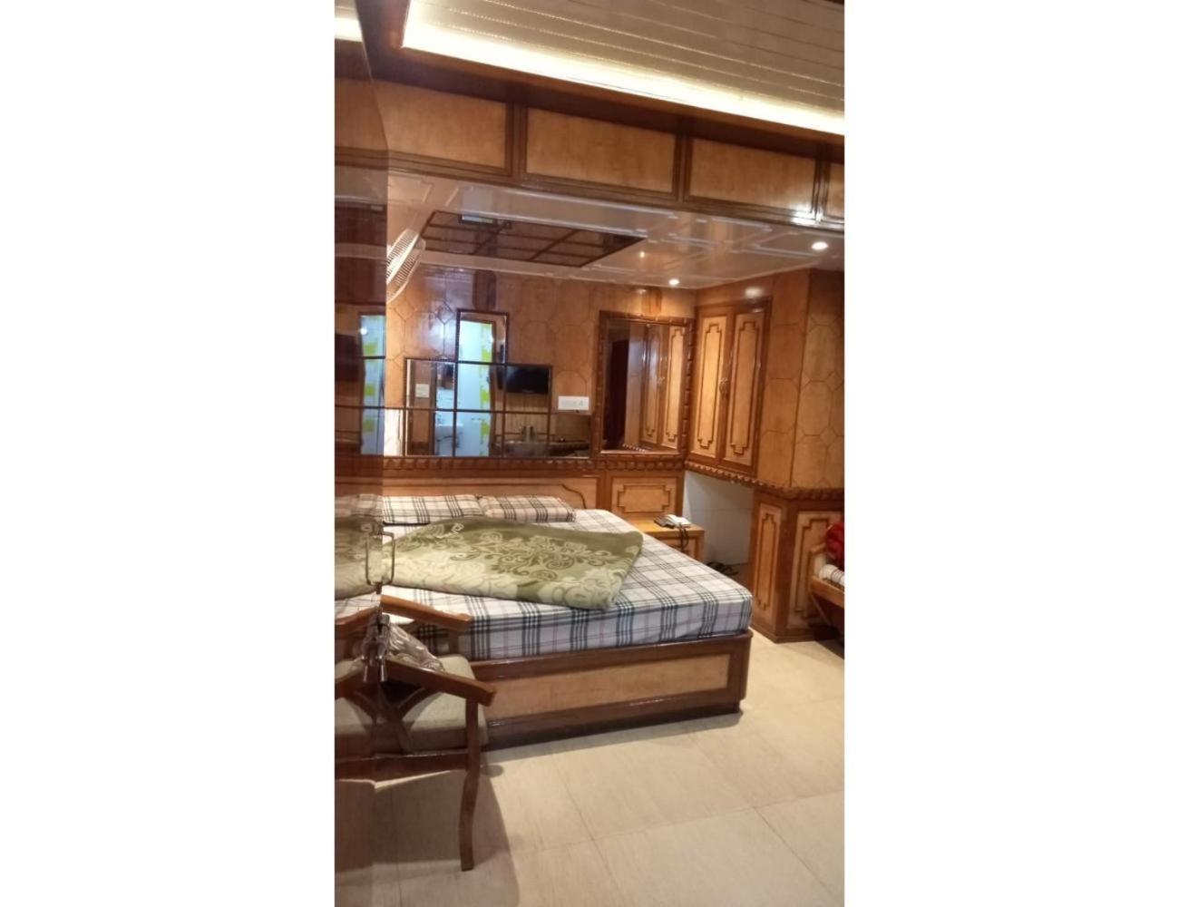 Hotel Doegar, Simlá Kültér fotó