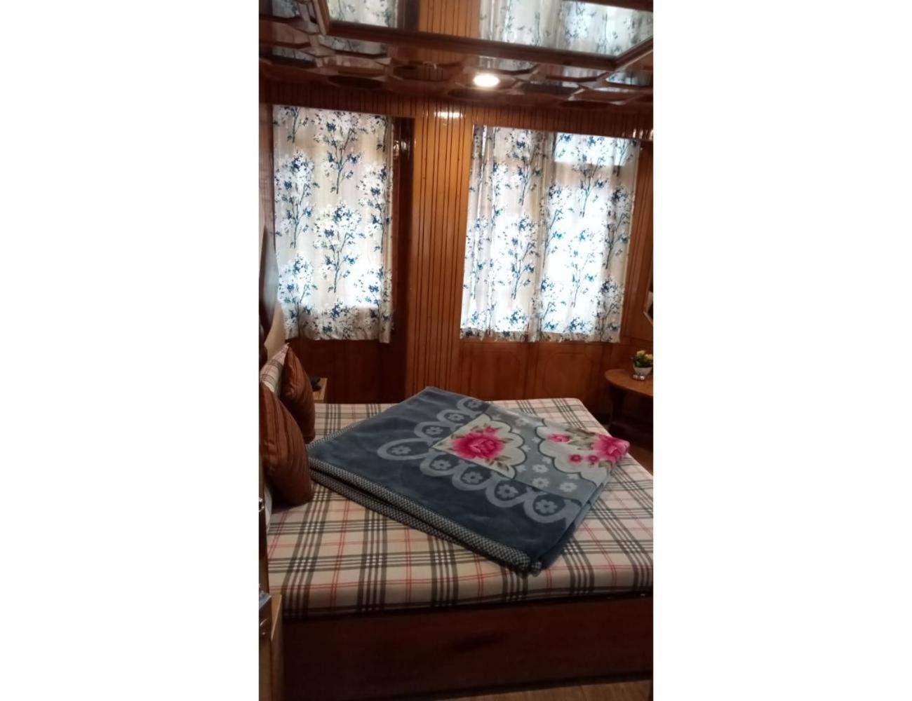 Hotel Doegar, Simlá Kültér fotó