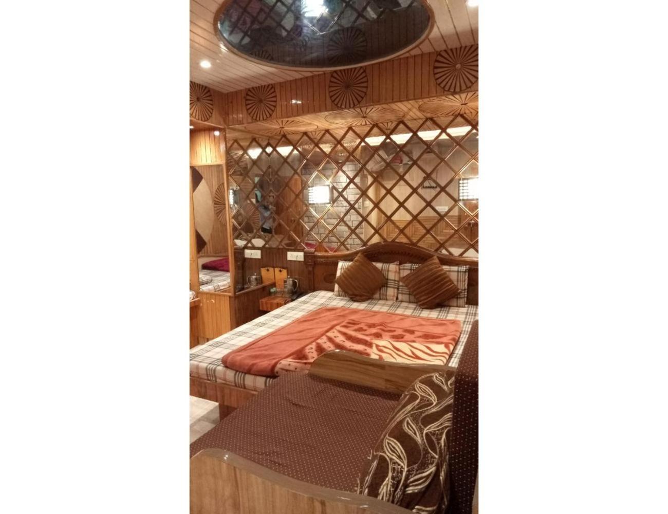 Hotel Doegar, Simlá Kültér fotó