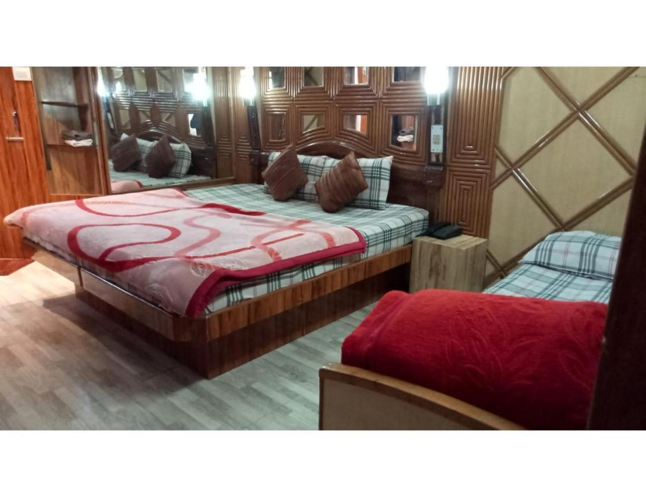 Hotel Doegar, Simlá Kültér fotó